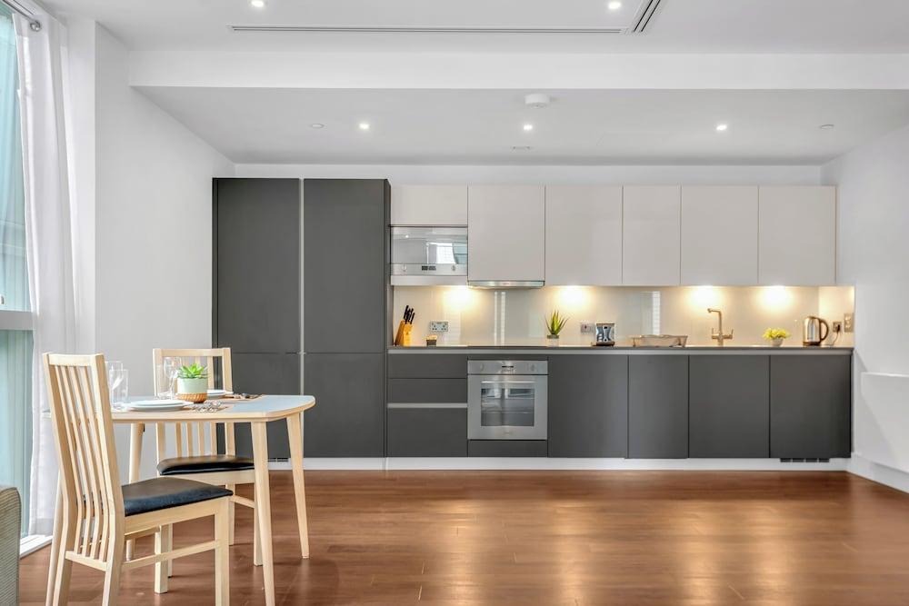 Stunning Serviced Apartment-Canary Wharf