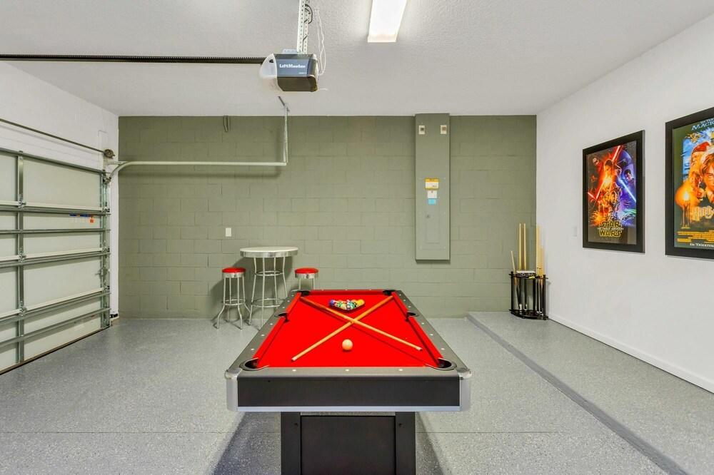 8BR Resort Mansion - w Pool Games Room BBQ