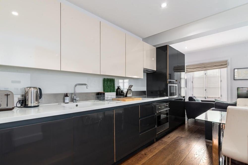 A Stunning Three Bedroom Home in Mayfair