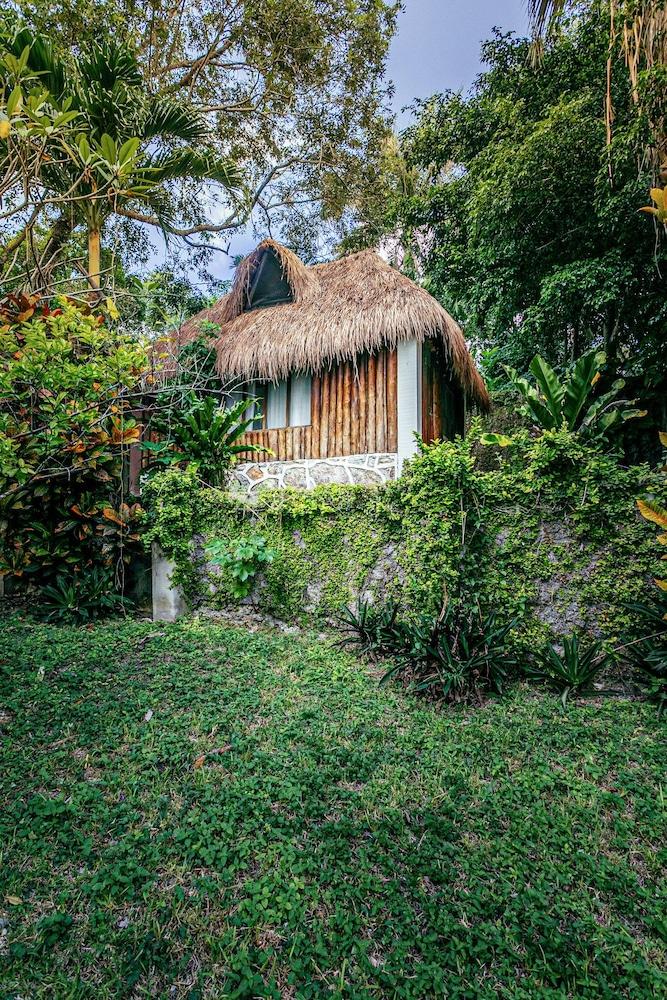 Villa Santuario Lake Front Oasis