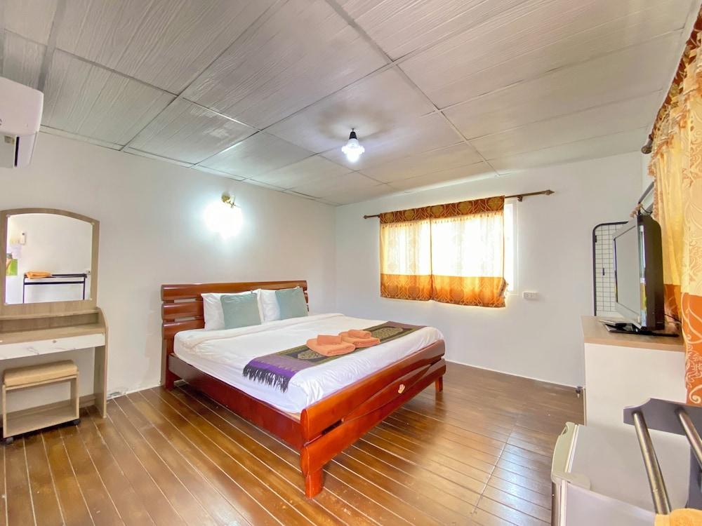 Phi Phi Ba Kao Bay Resort