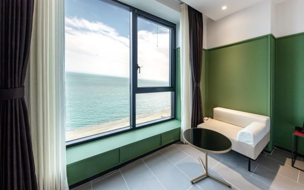 Jeongja Beach Brown Dot