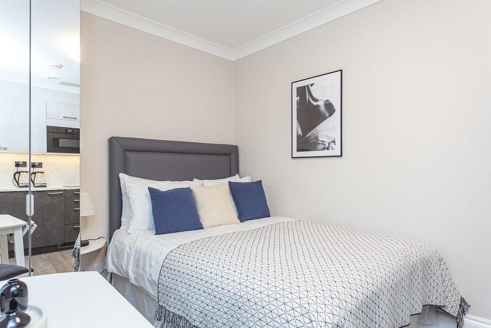 Courtfield Apartments