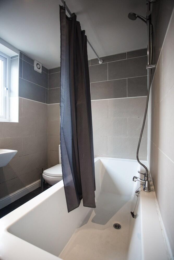 Short Stay Bristol - Mina B2 Apartment