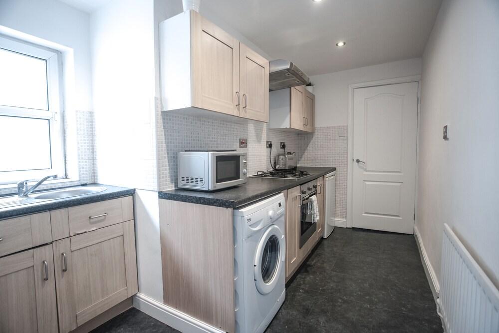 Short Stay Bristol - Mina B2 Apartment