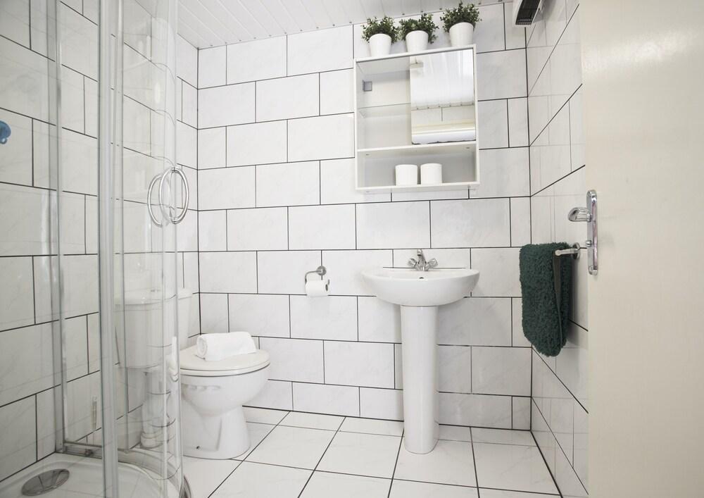 Short Stay Bristol - Mina A Apartment