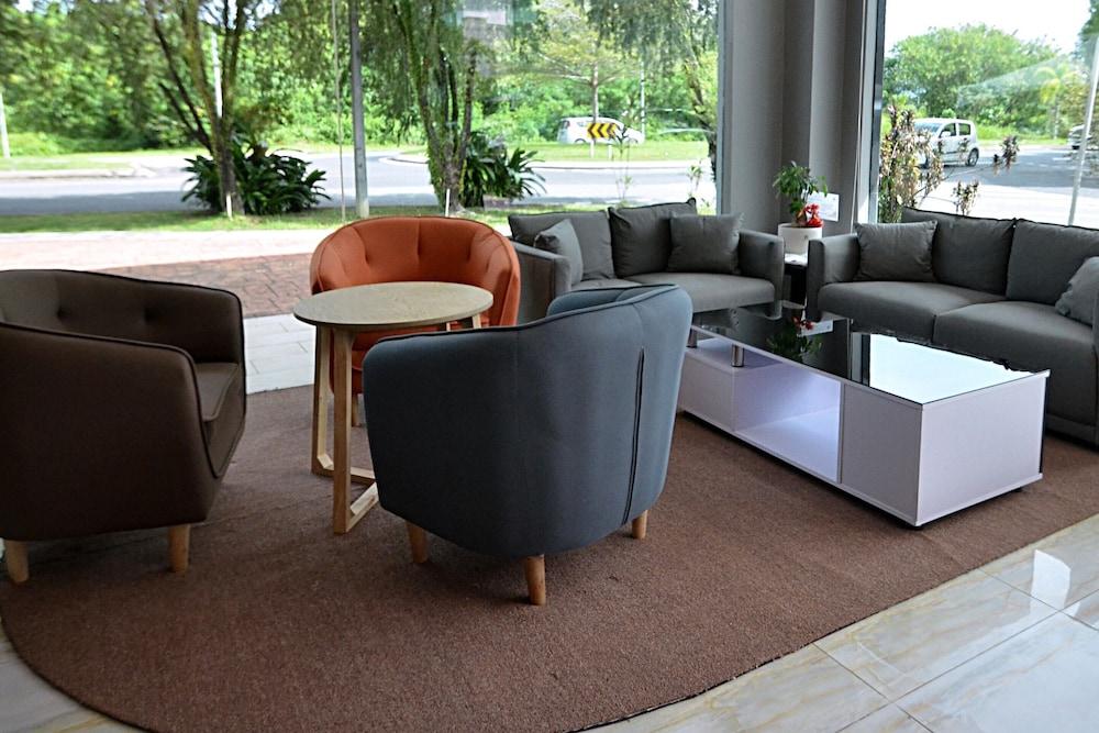 Capital O 90617 Hotel Meliden