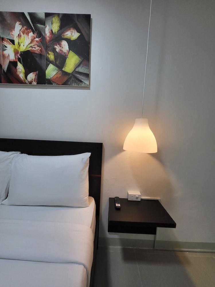 Rooms R Us - Evangelista