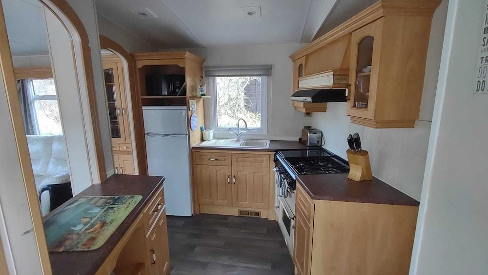 Charming 3-bed Caravan Cymtydu
