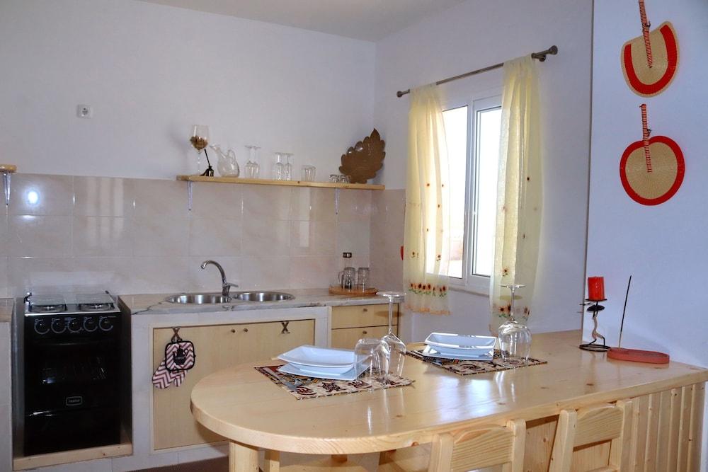 The Yellow Flat - Sea View