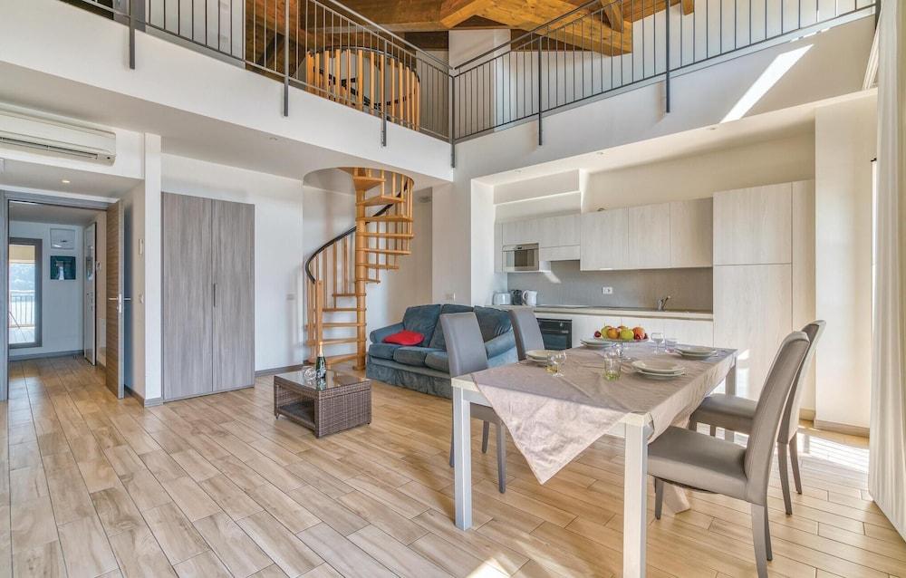 Apt. Luxury Britannia