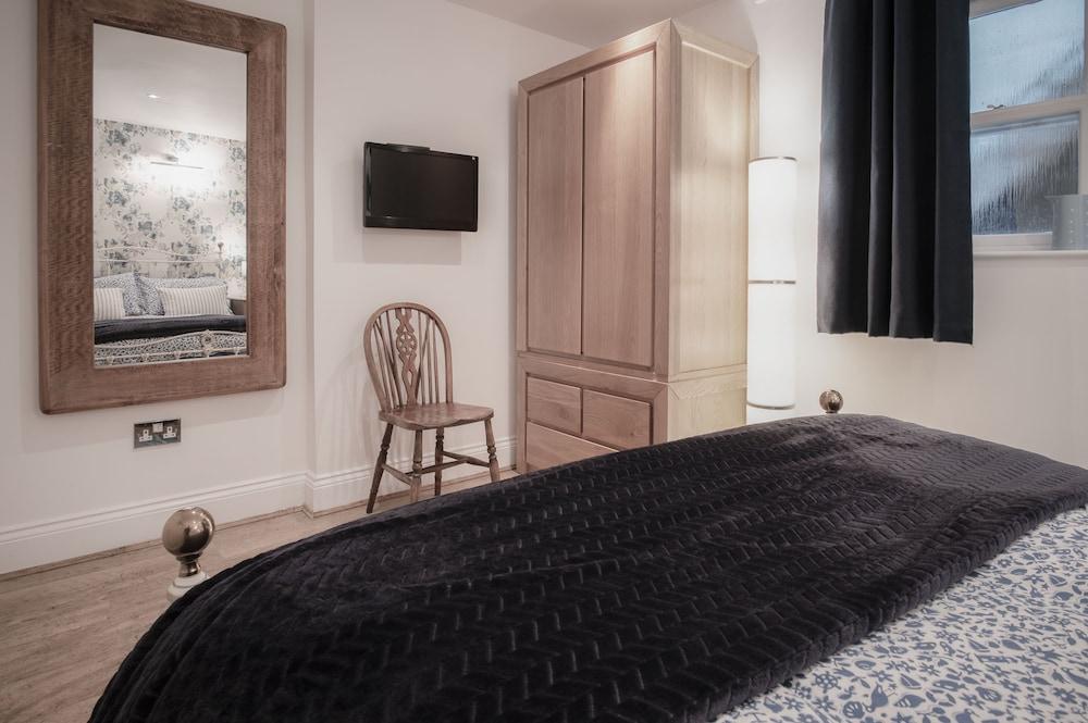 Goscar Court - 1 Bedroom Apartment - Tenby