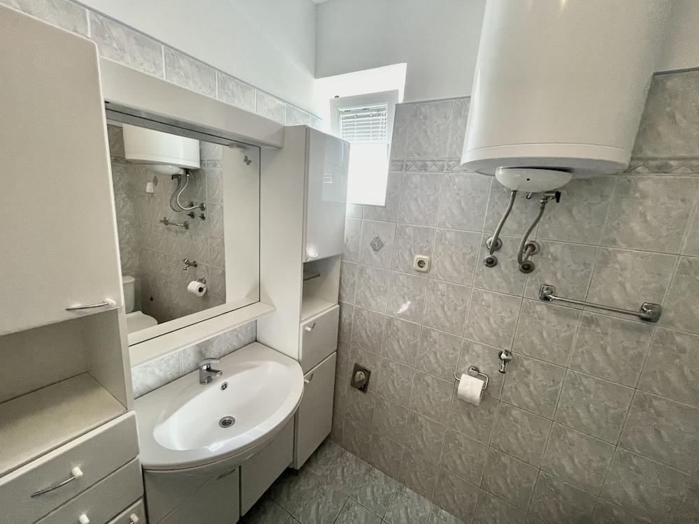 Seaview Apartment for 4