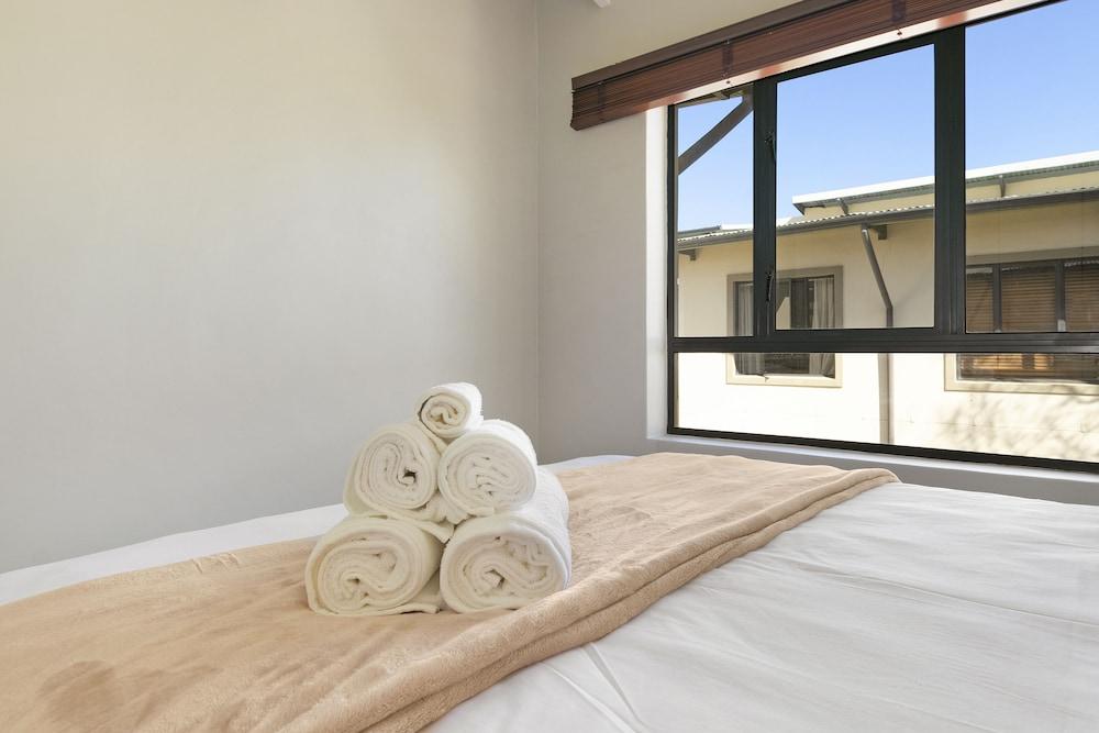 Links 2146 by HostAgents