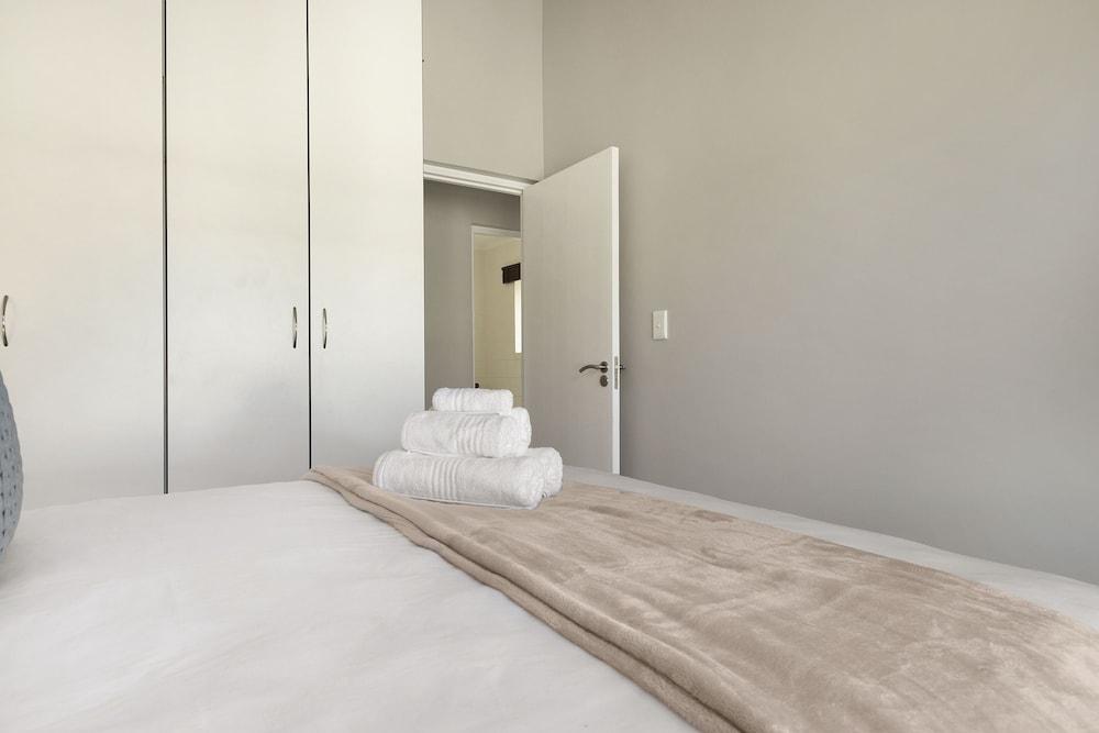 Links 2146 by HostAgents