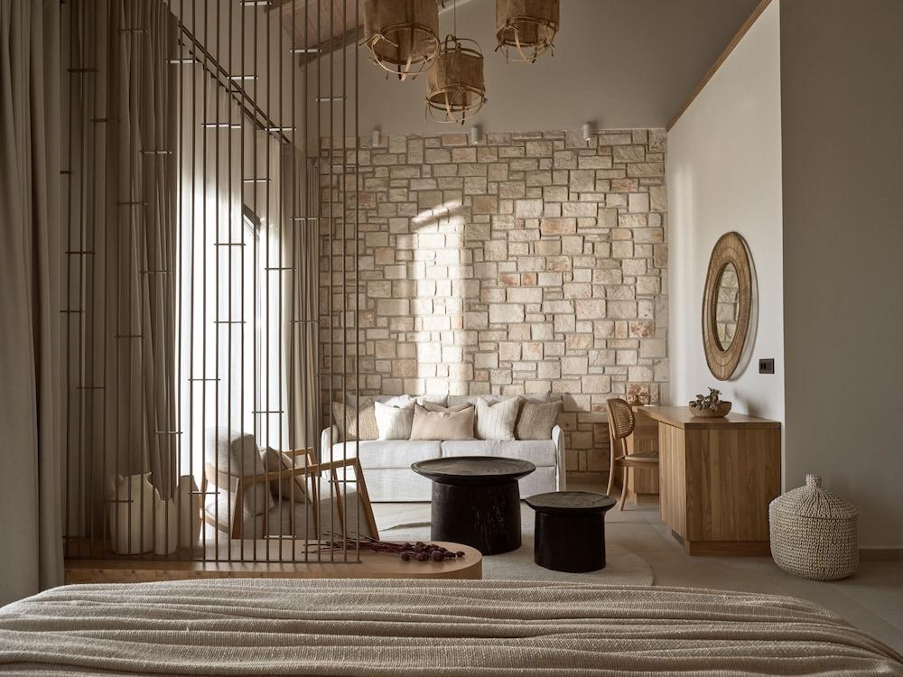 Rebek Luxury Villas & Suites