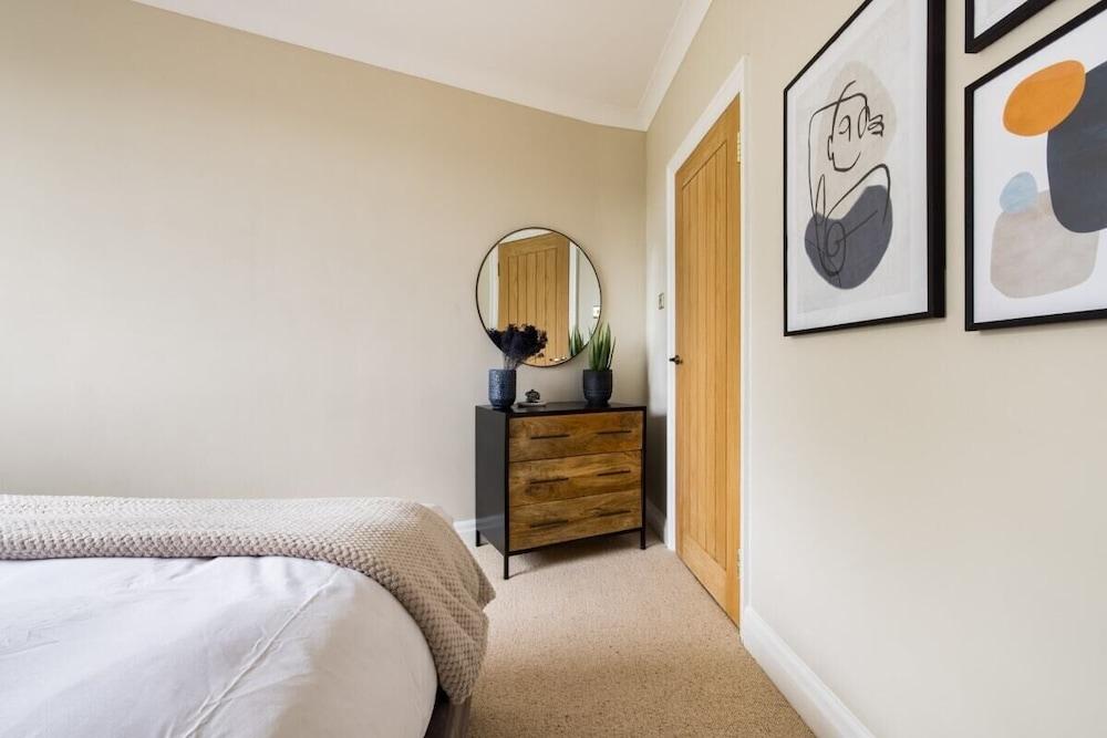 The Blackheath Hideaway - Alluring 2bdr Flat With Balcony