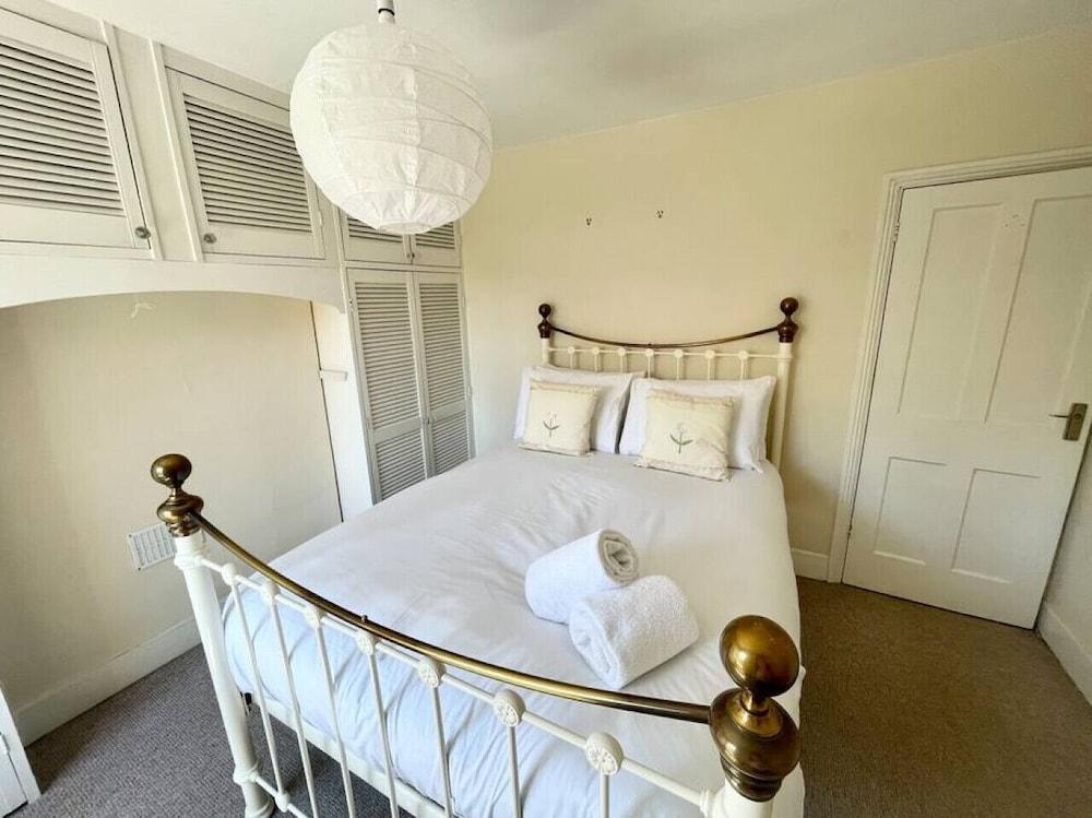 Park End House - Parking Pet Friendly - From 180 Per Night
