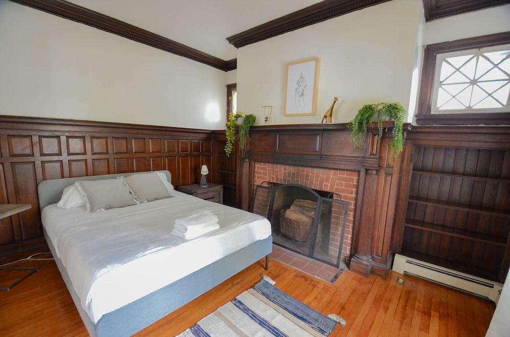 Victorian Home College Hill