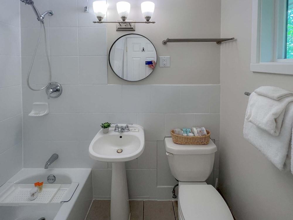 Barefoot Villas Room 2 Owl