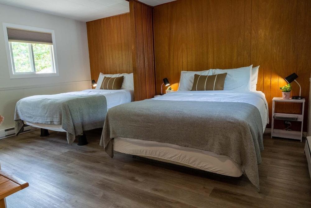 Barefoot Villas Room 4 Cedar