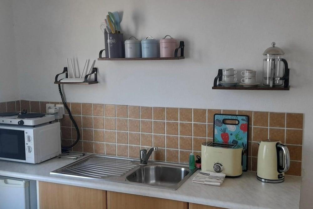 Lovely Studio in Strinilas With its own Pool