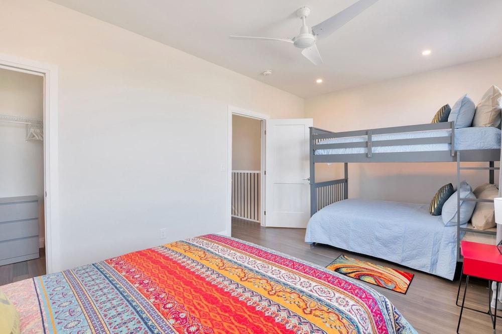 Marvelous New Townhomes for 16 guests