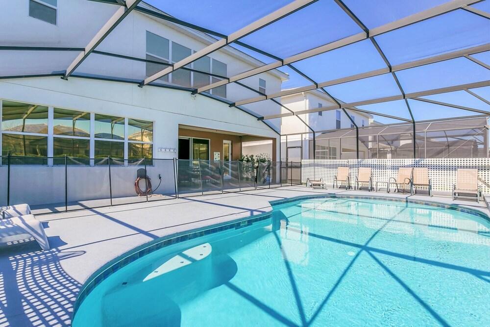 6BR Luxury Home w Private Pool BBQ