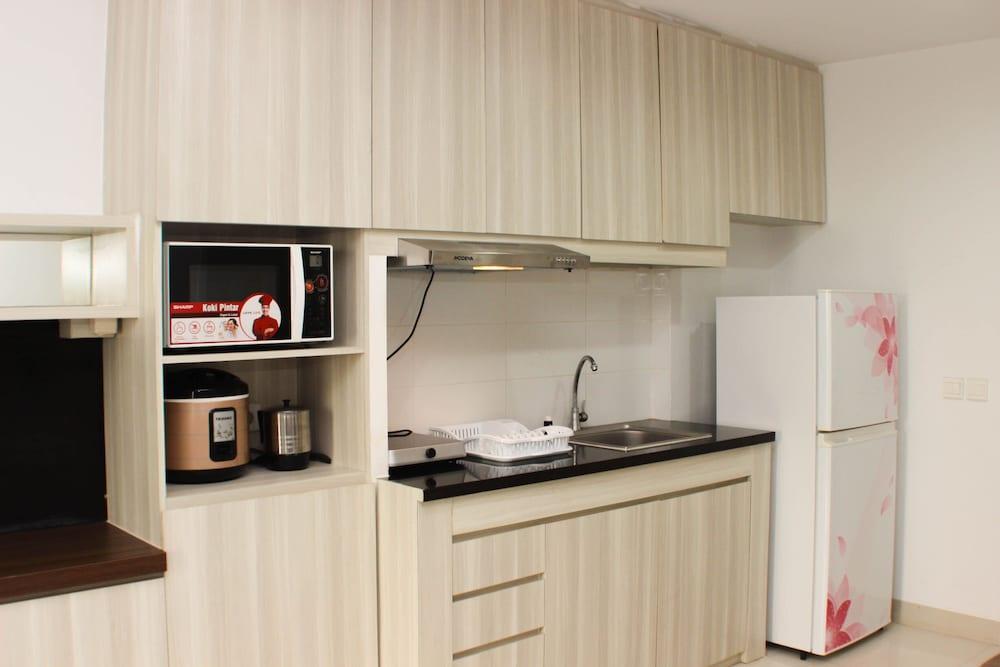 Cozy Studio At Azalea Suites Apartment