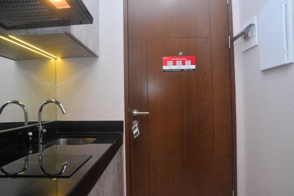 Minimalist Studio At Ciputra World 2 Apartment