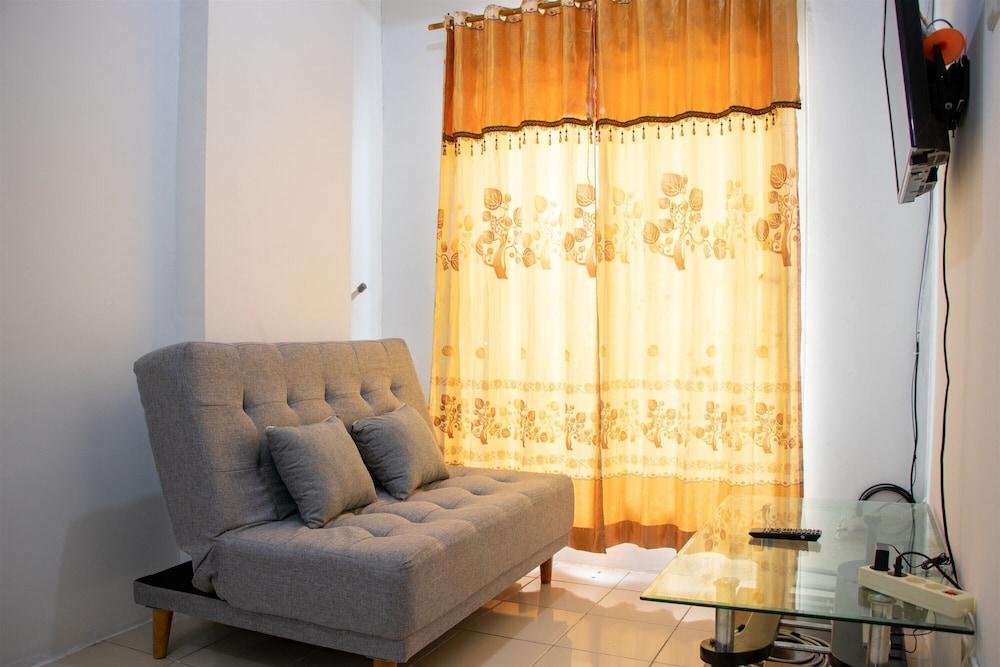 Comfy 2Br At Sunter Park View Apartment