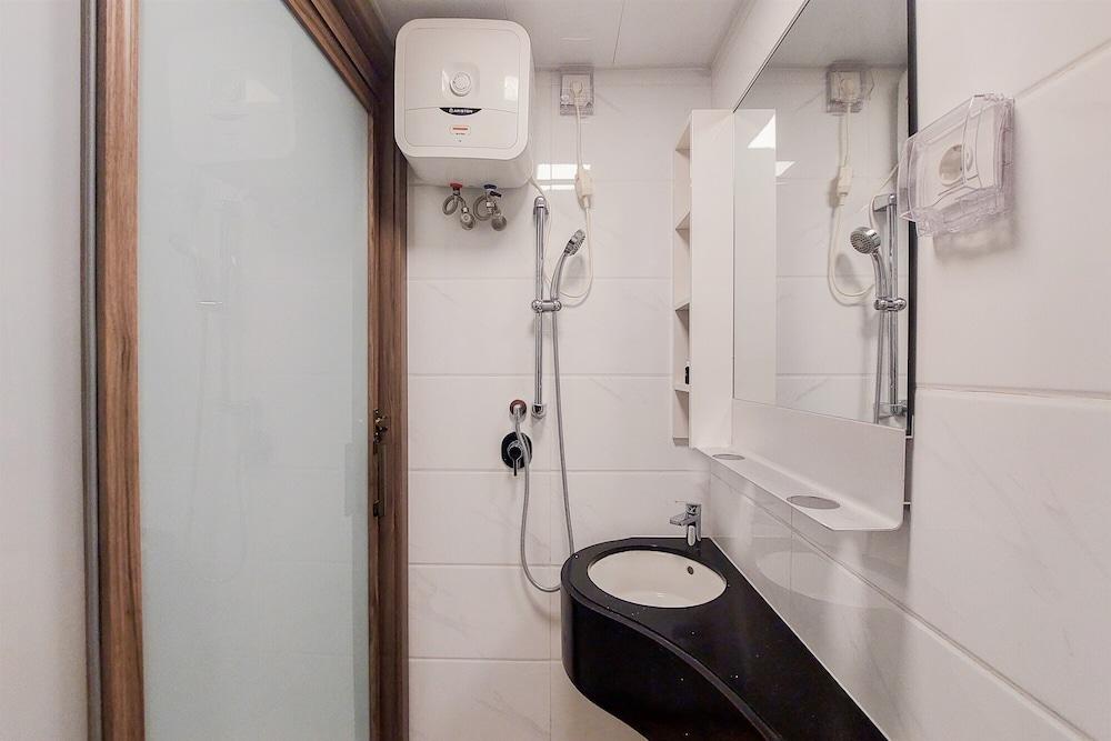 Scenic And Restful Studio Sky House Bsd Apartment