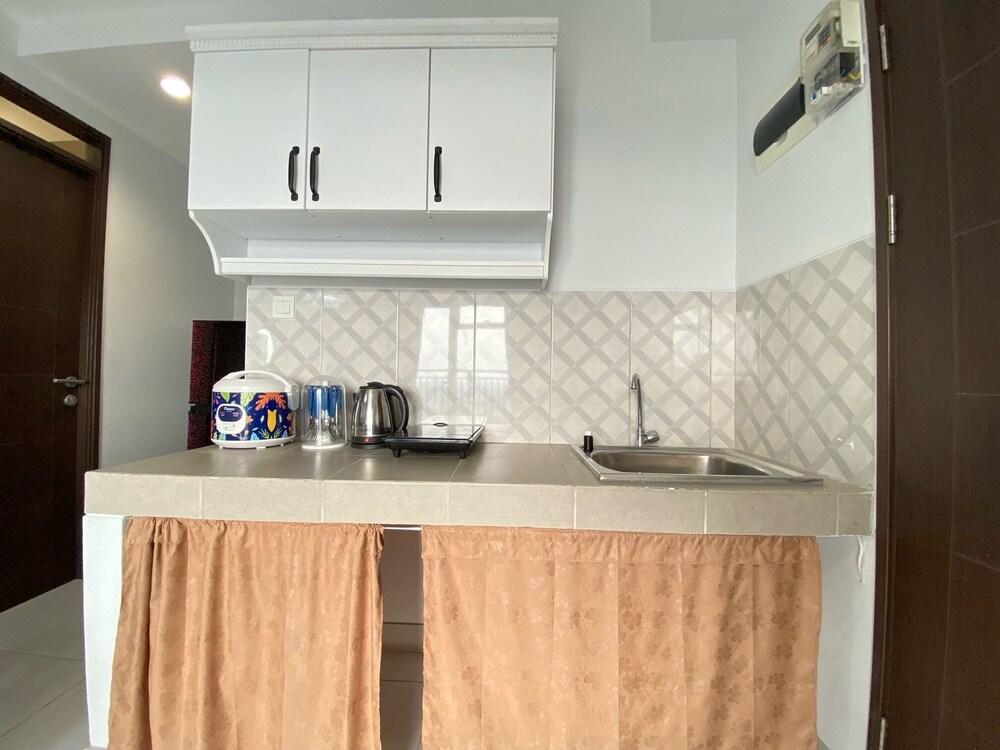 Nice And Spacious At 2Br Mekarwangi Square Cibaduyut Apartment