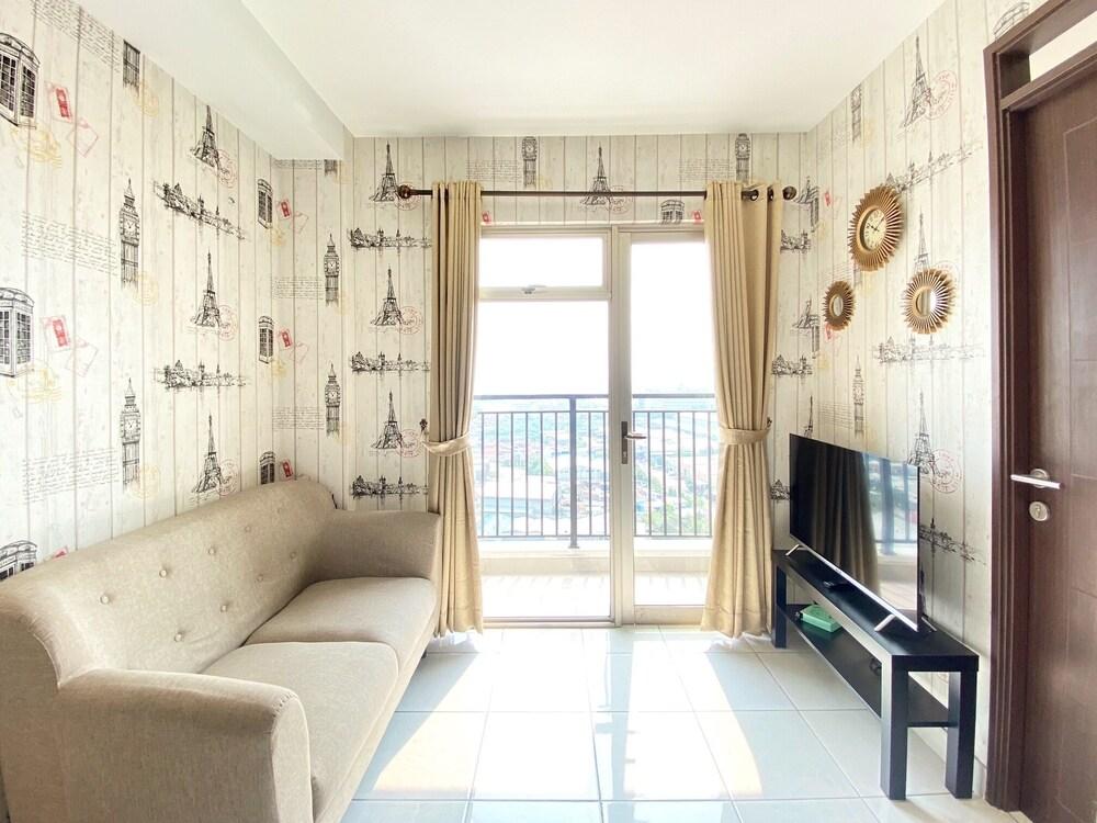 Elegant And Comfy 2Br Apartment At Mekarwangi Square Cibaduyut