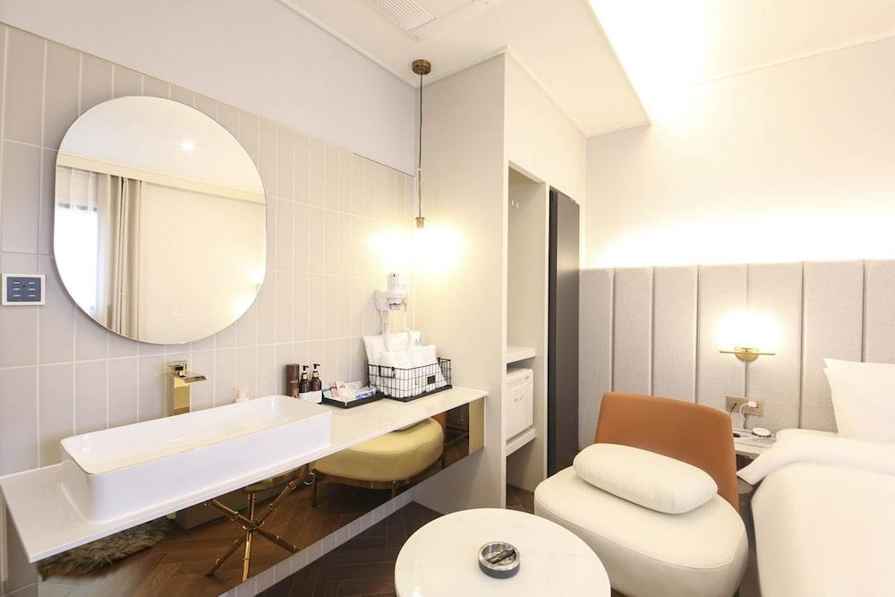 Denbasta Signature Hotel