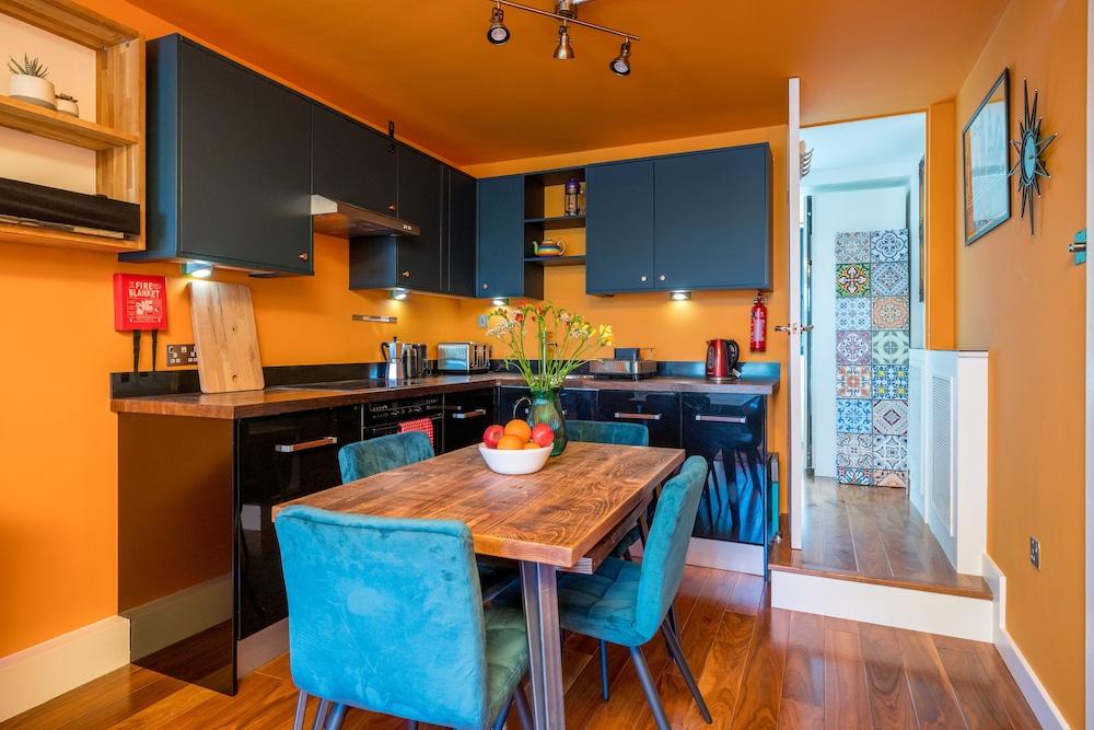 Altido 2-Bed Flat W/ Thames View