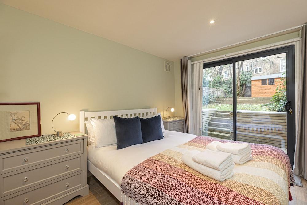 JOIVY Stylish 2 Bed Flat In Notting Hill