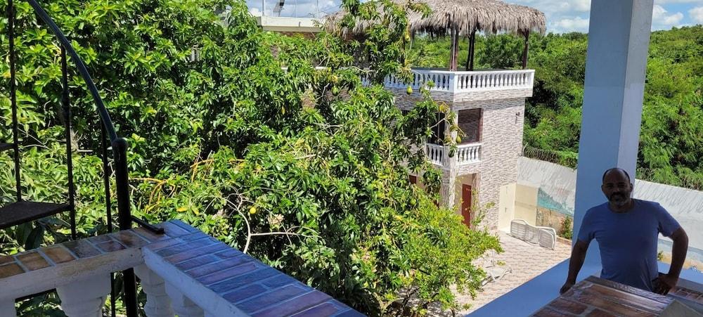 1 and 2-bed rms apt Across Juan Dolio