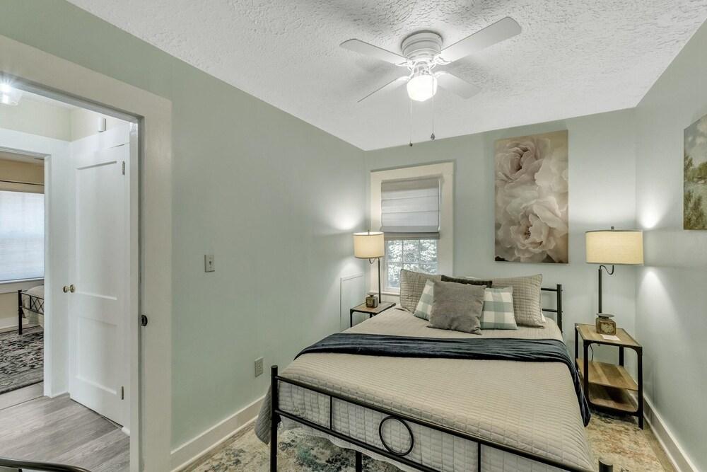 Toccoa House 2 Bedroom Cottage by Redawning