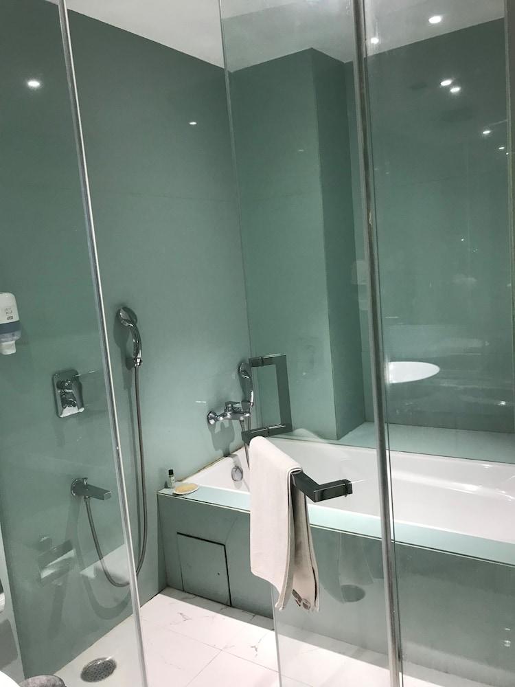 Beyzaa Hotel & Suites , Kolkata