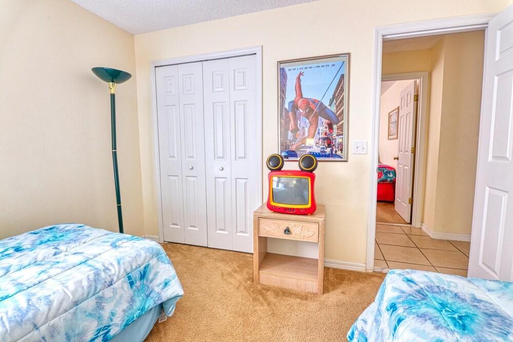 Arler House - Amazing 4 Bed 3 Bath - Private Pool