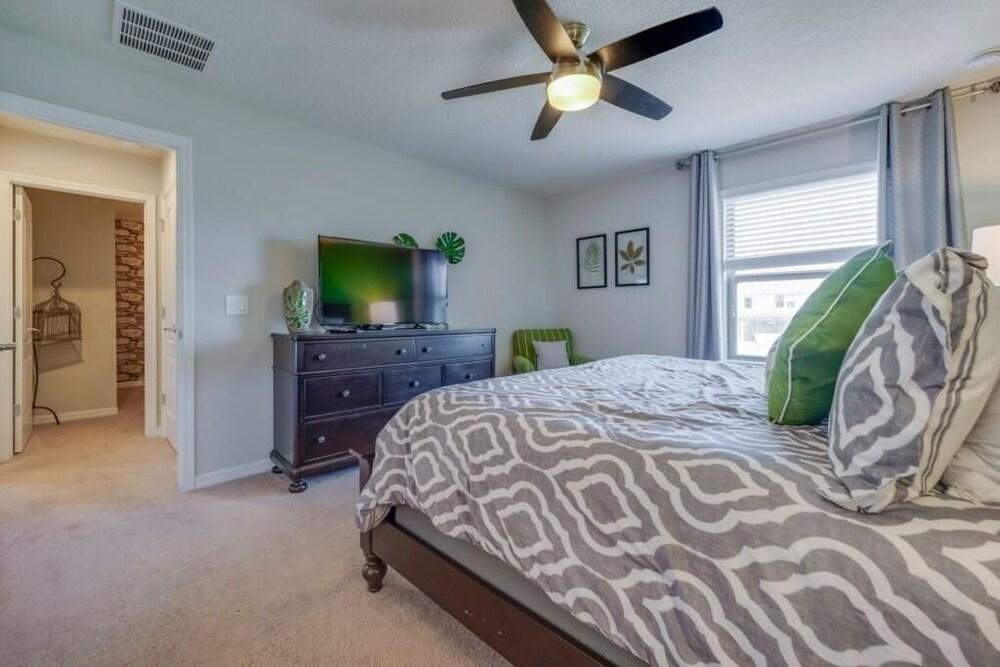 Windsor at Westside Vacation Home