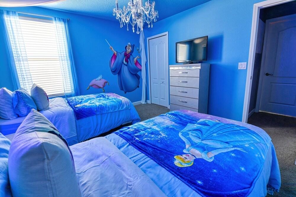 Jared's Themed Manor at Champions Gate