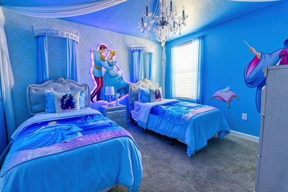 Jared's Themed Manor at Champions Gate