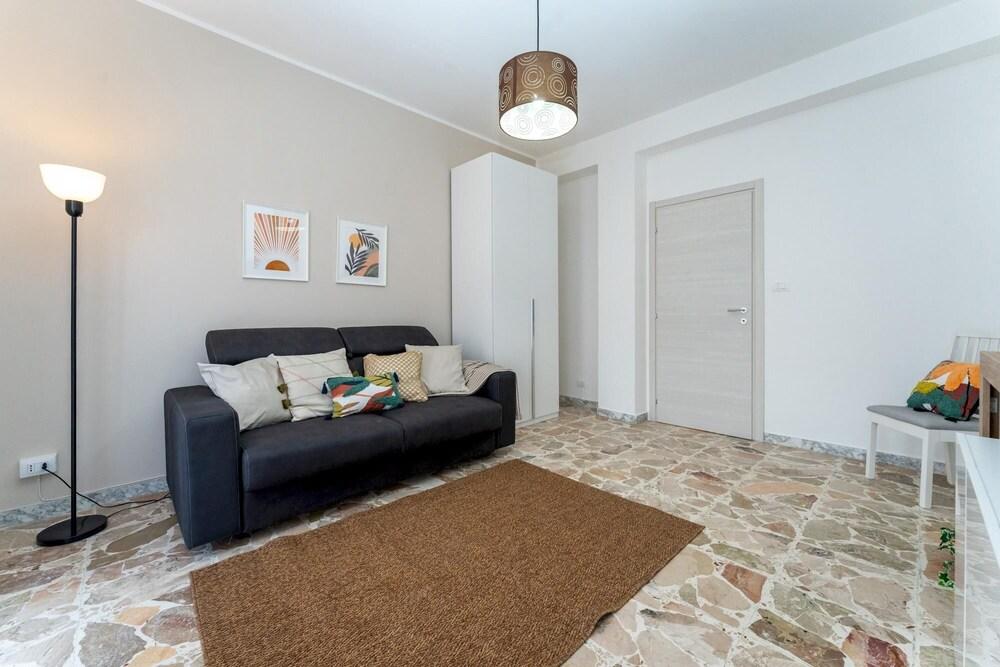 Italianway - Piazza Condorelli