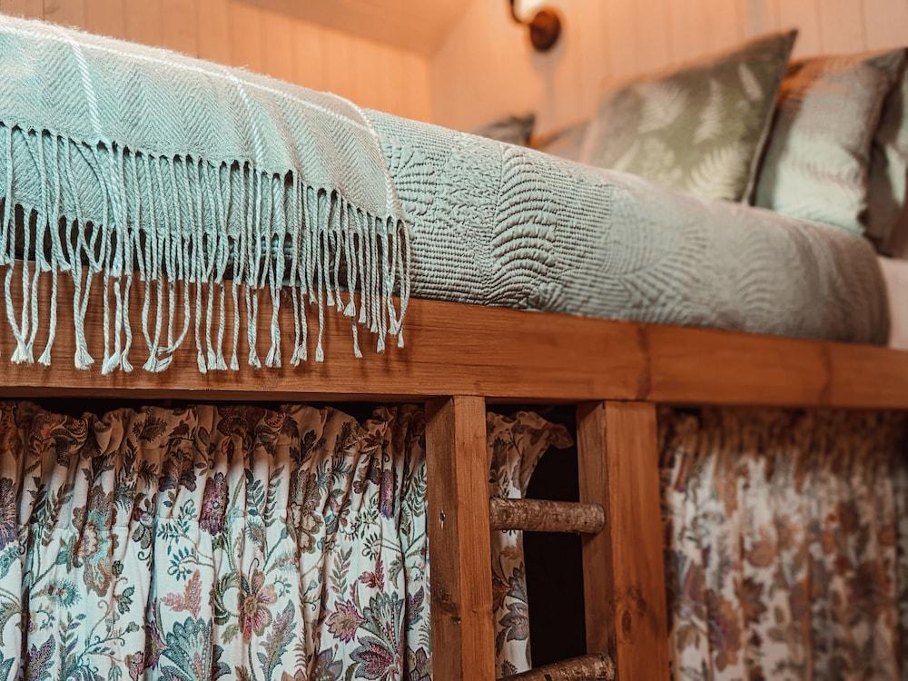 Stunning Shepherd's Hut Retreat, North Devon