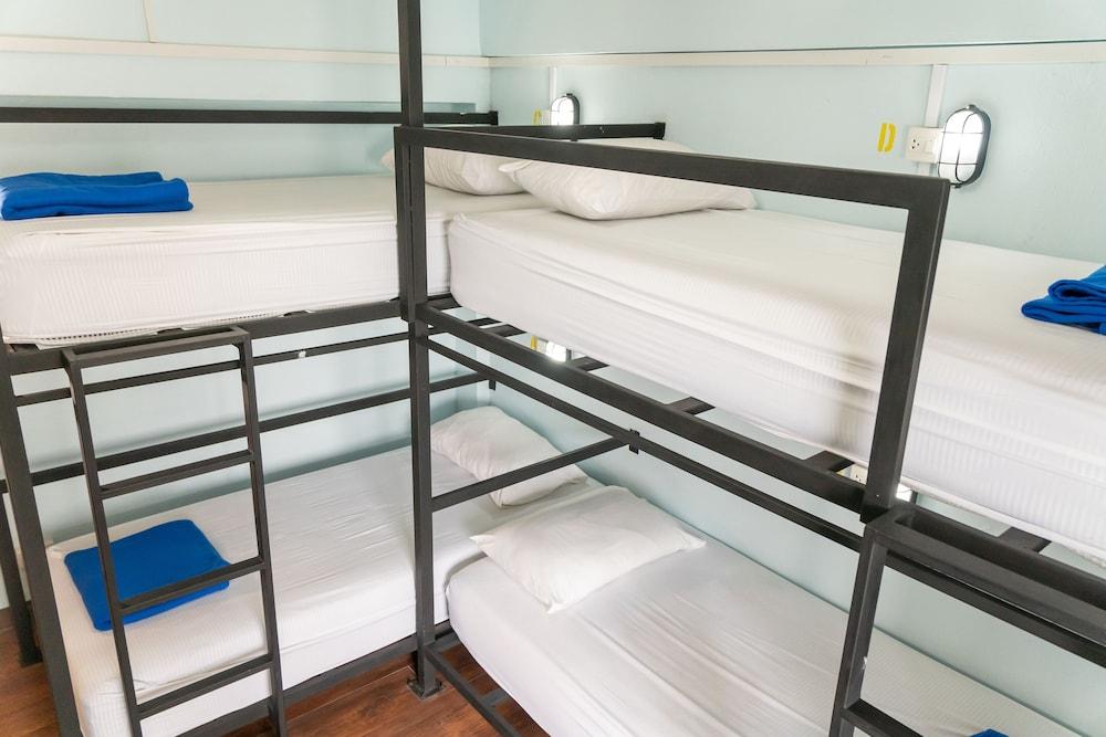 Slumber Party Koh Phagnan Beach