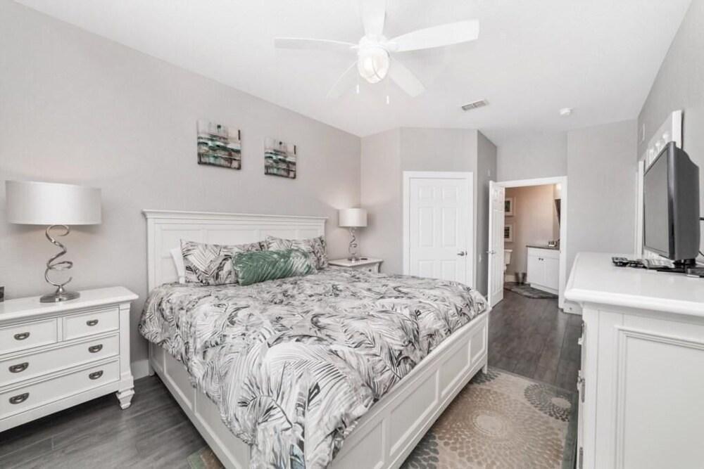 Victoria's Windsor Hills Condo