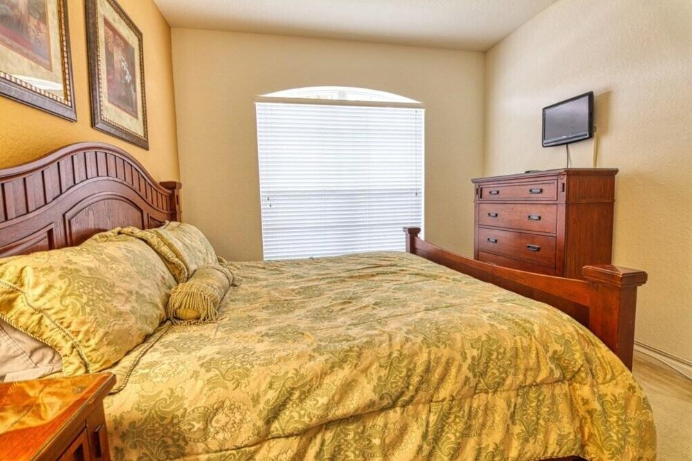 Linda's Windsor Hills Getaway