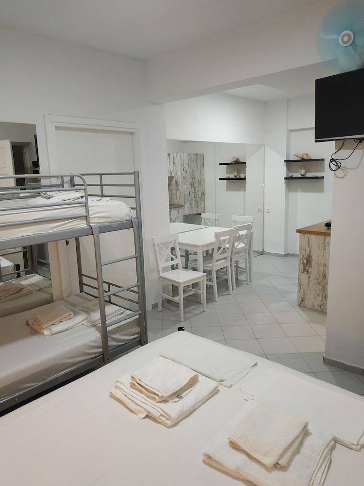 Super Economy Studio Located On the Ground Floor No Balcony